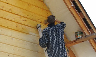 Сколько стоит покрасить деревянный дом